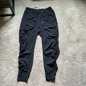 Athleta attitude black size 6 pant